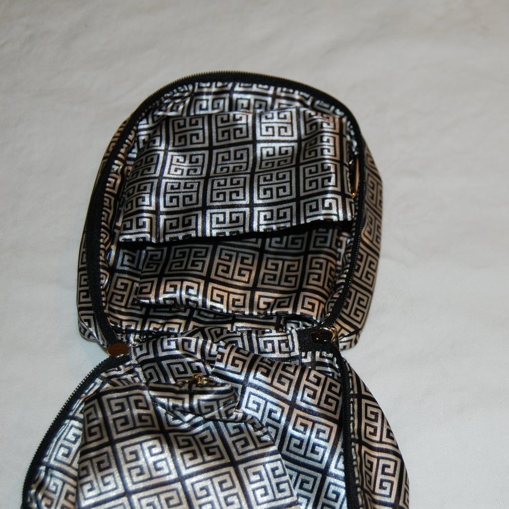 Purse N Make up /Jewelry Bag 4" x 5" x 4 1/2" Black & White - Picture 12 of 16